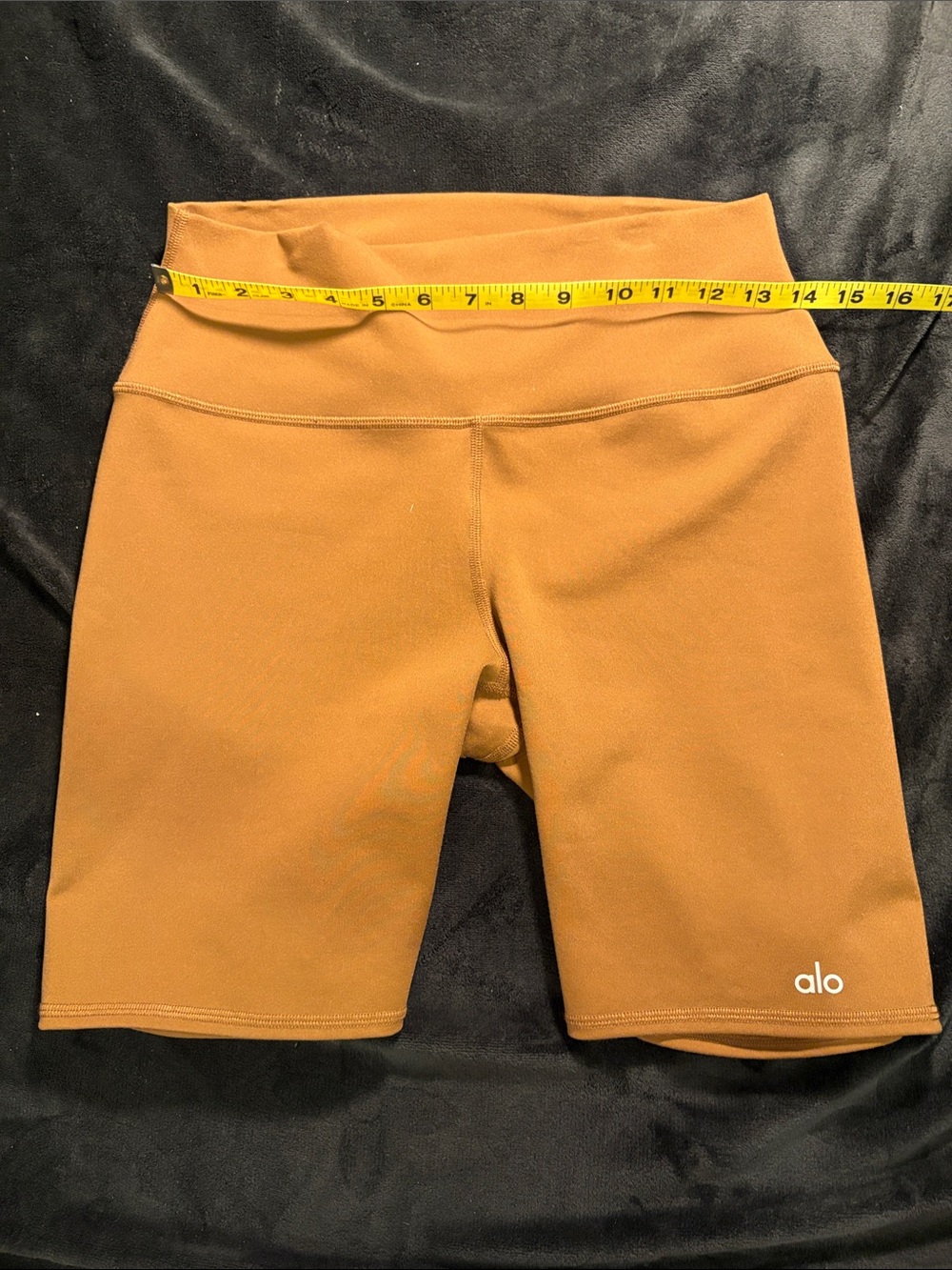 ALO Yoga High-Rise Bike Shorts in Camel